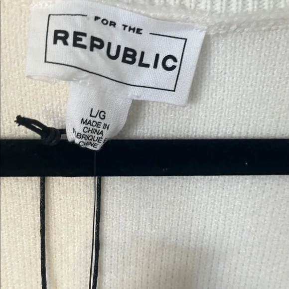 For The Republic Cream and Black Women's Cardigan nwt - Picture 3 of 7